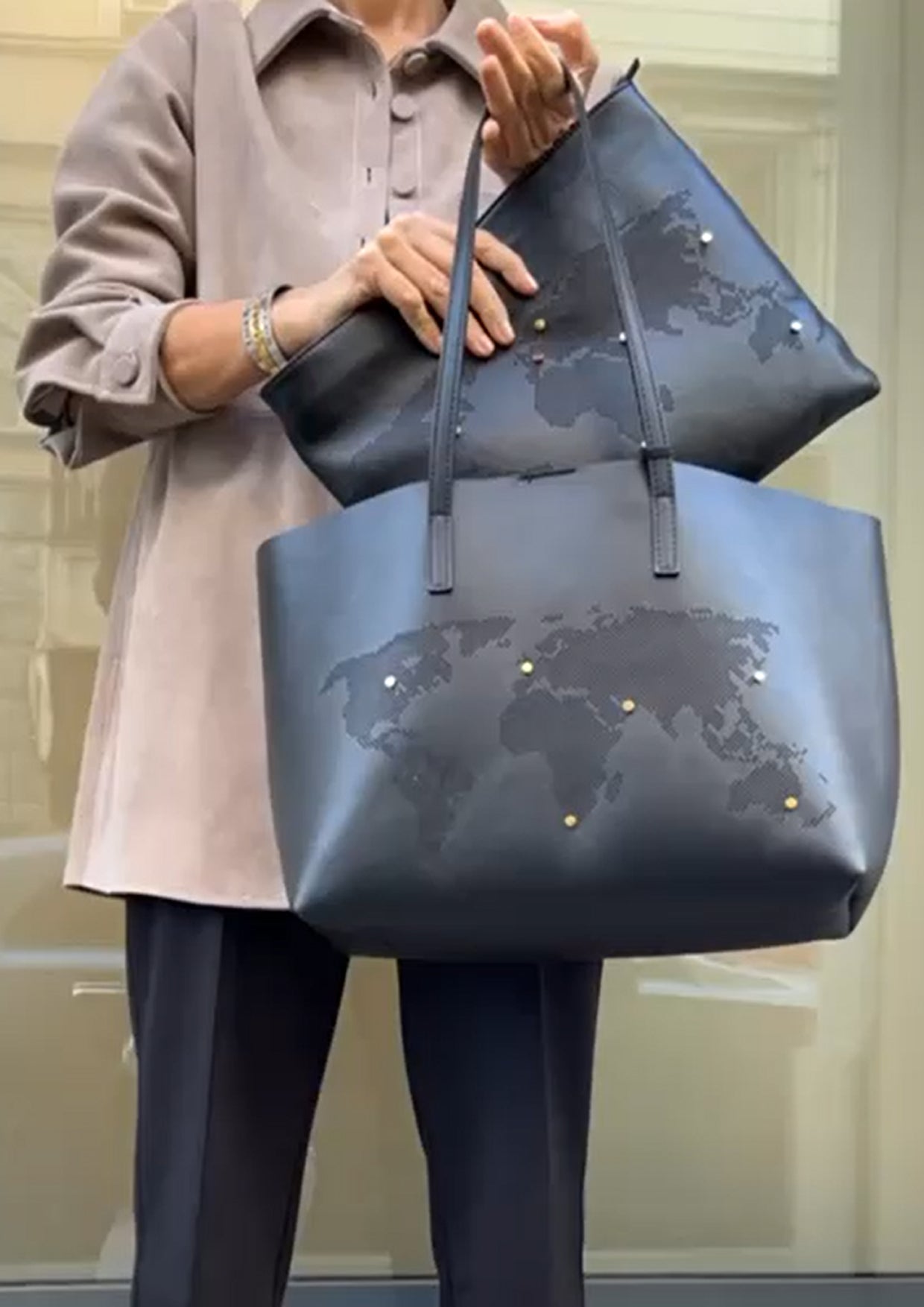 SET OF WORLD MAP TOTE & CLUTCH - BLACK