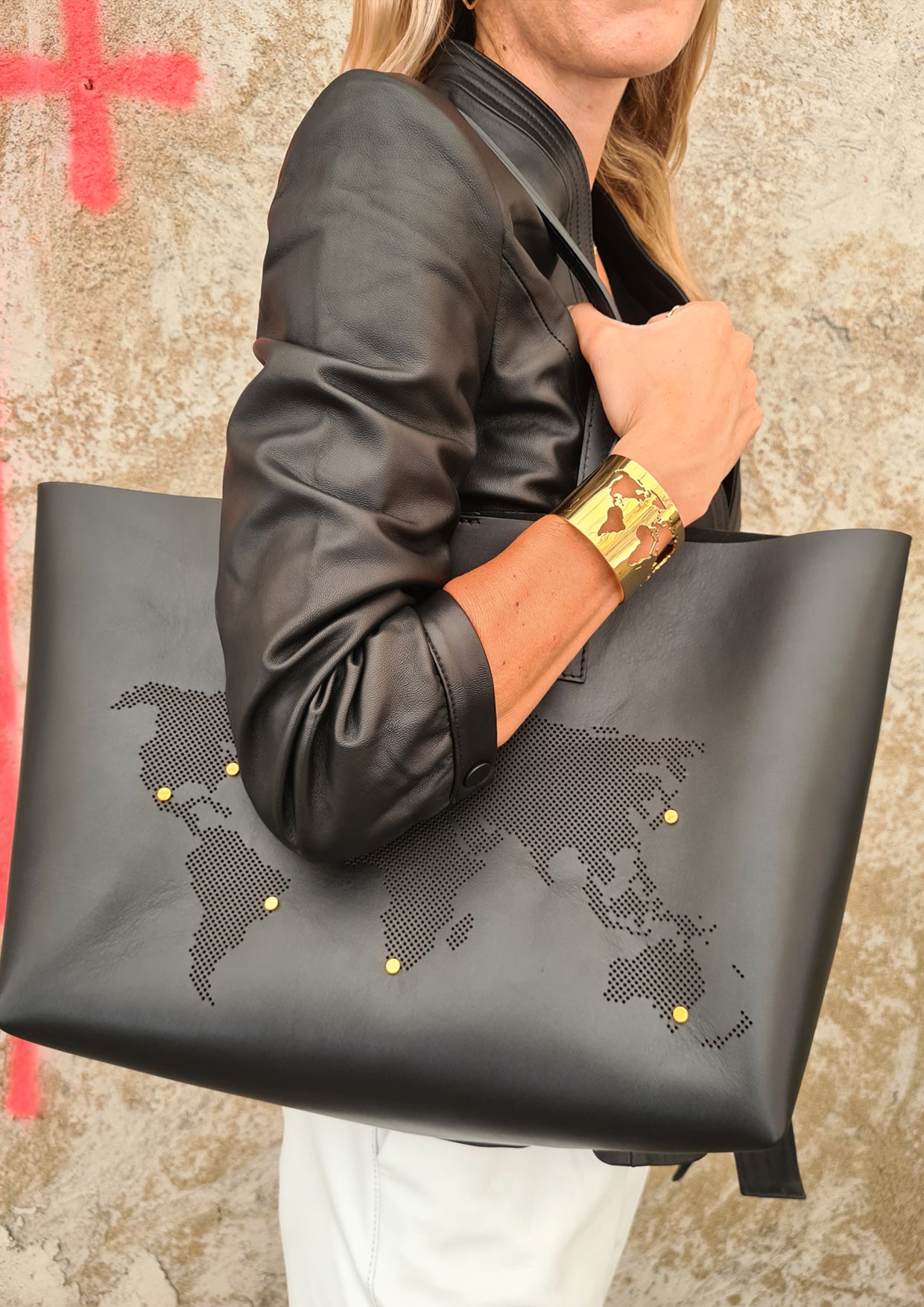 WORLD MAP TOTE - BLACK